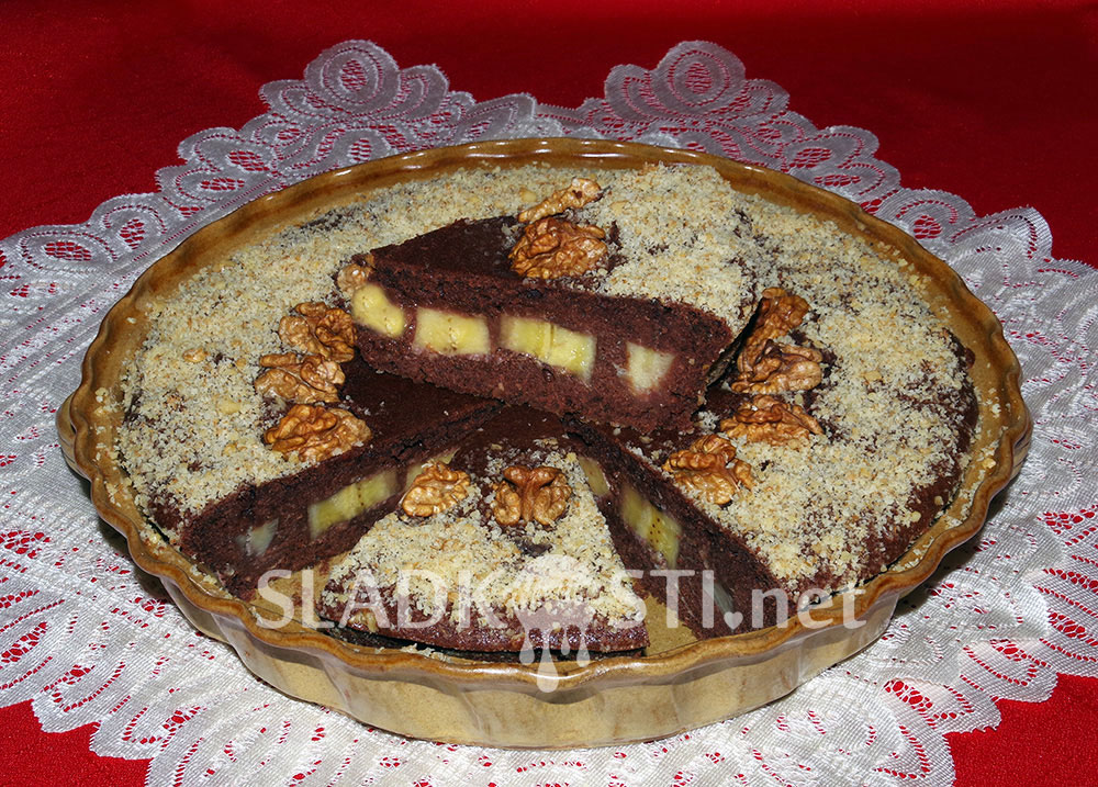 Banánový koláč s ořechy