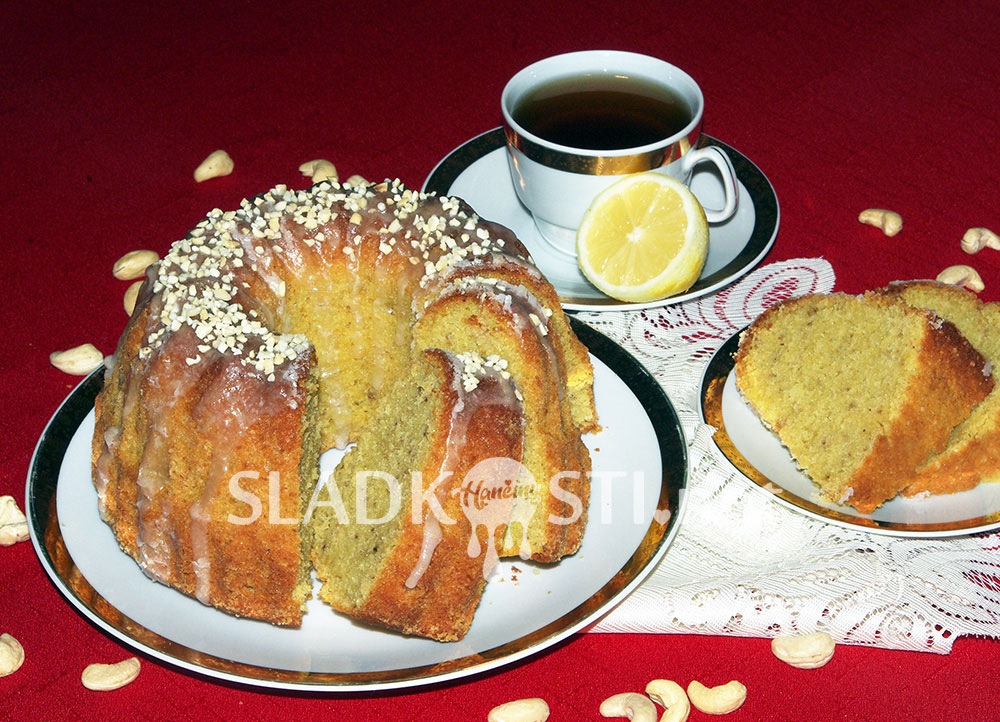 Citronová bábovka s kešu oříšky