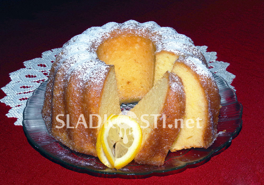 Citronová bábovka se zakysanou smetanou