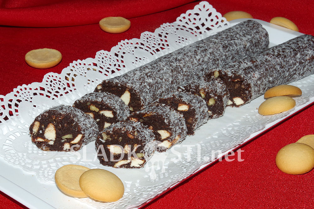 Čokoládový „salám“ s ořechy a piškoty
