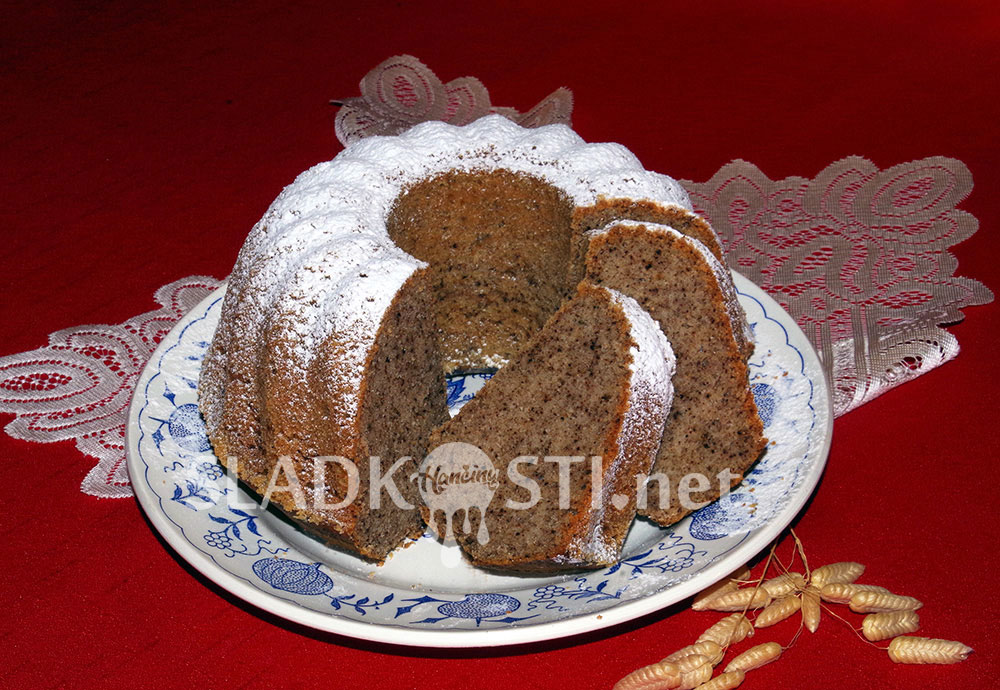 Jogurtová bábovka s kávou a čokoládou