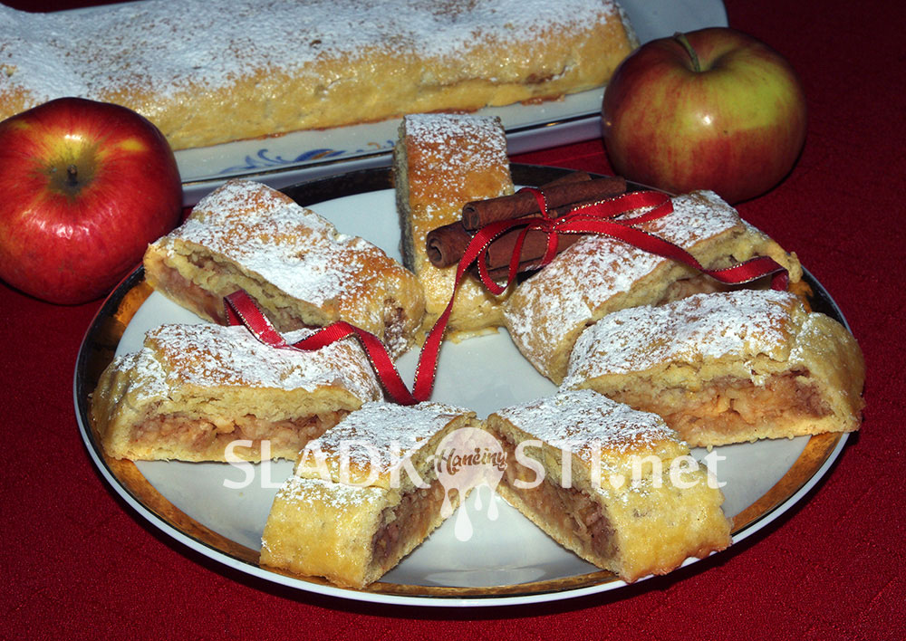 Křehký jablečný závin