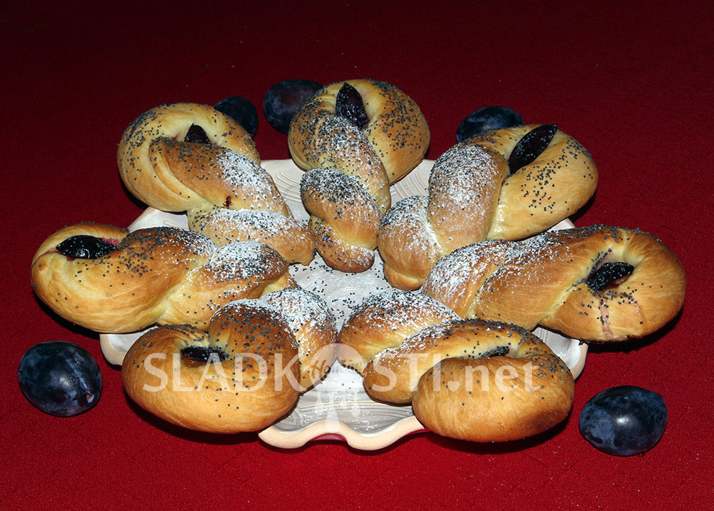 Kynuté pletýnky sypané mákem