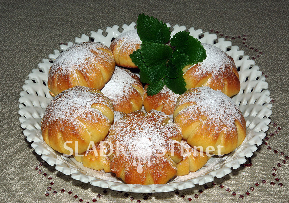 Kynuté vdolečky s marcipánem