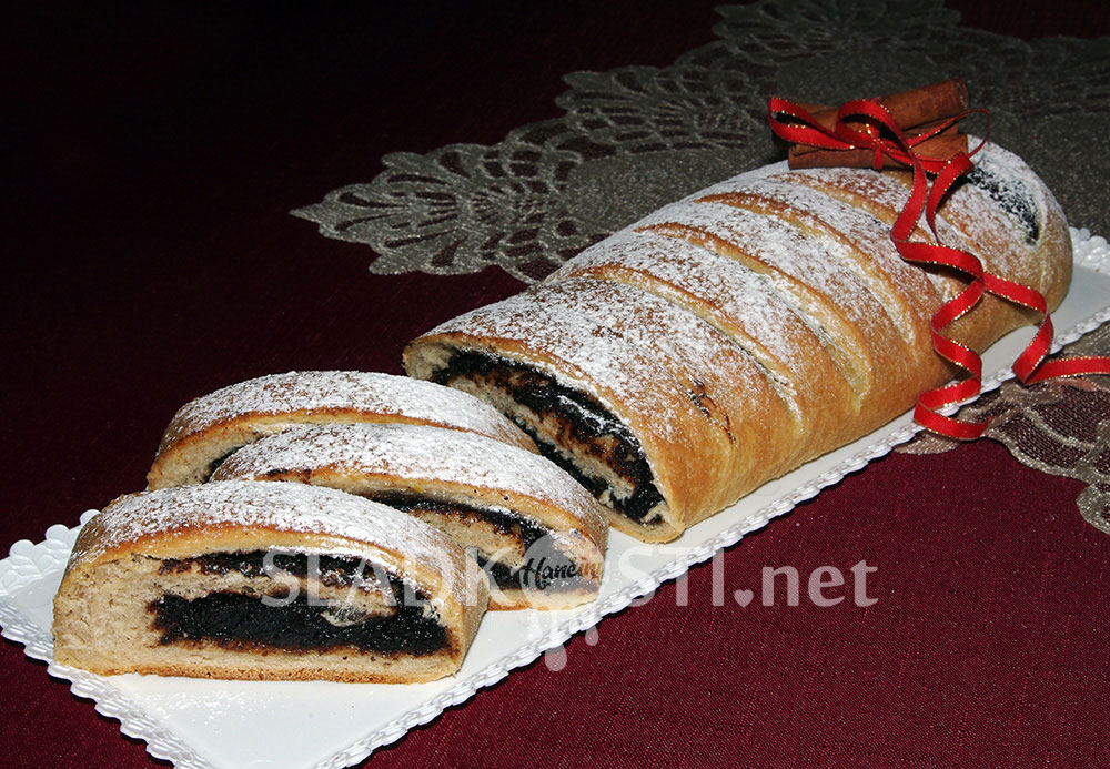 Makový závin z medového těsta