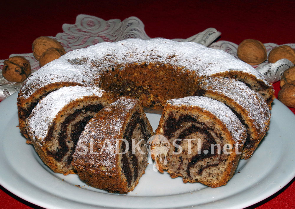 Mramorový ořechový věnec se smetanou