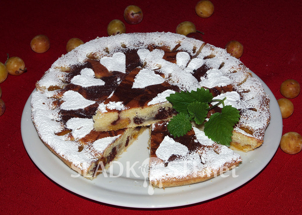 Mramorový šlehačkový koláč s mirabelkami