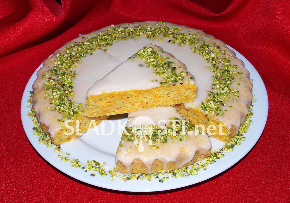 Mrkvový koláč s jablky a citrónovou polevou