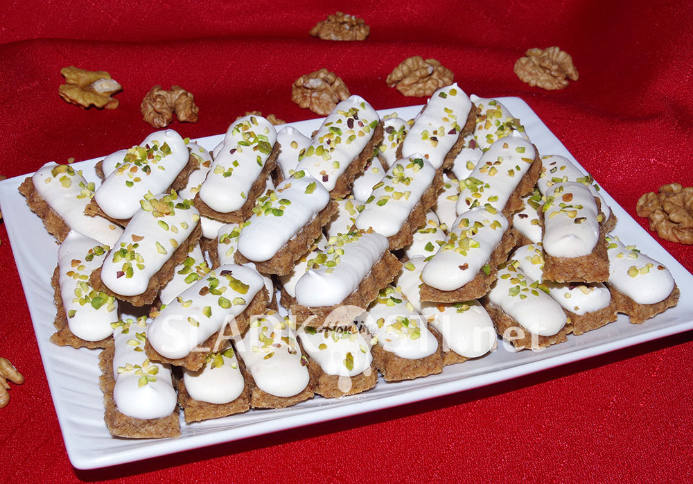 Ořechové tyčinky s citrónovou polevou 