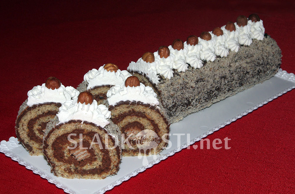 Oříšková roláda s tatrankovou náplní