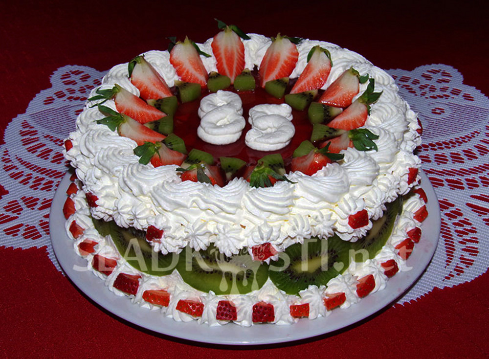 Ovocný dort s mascarpone krémem