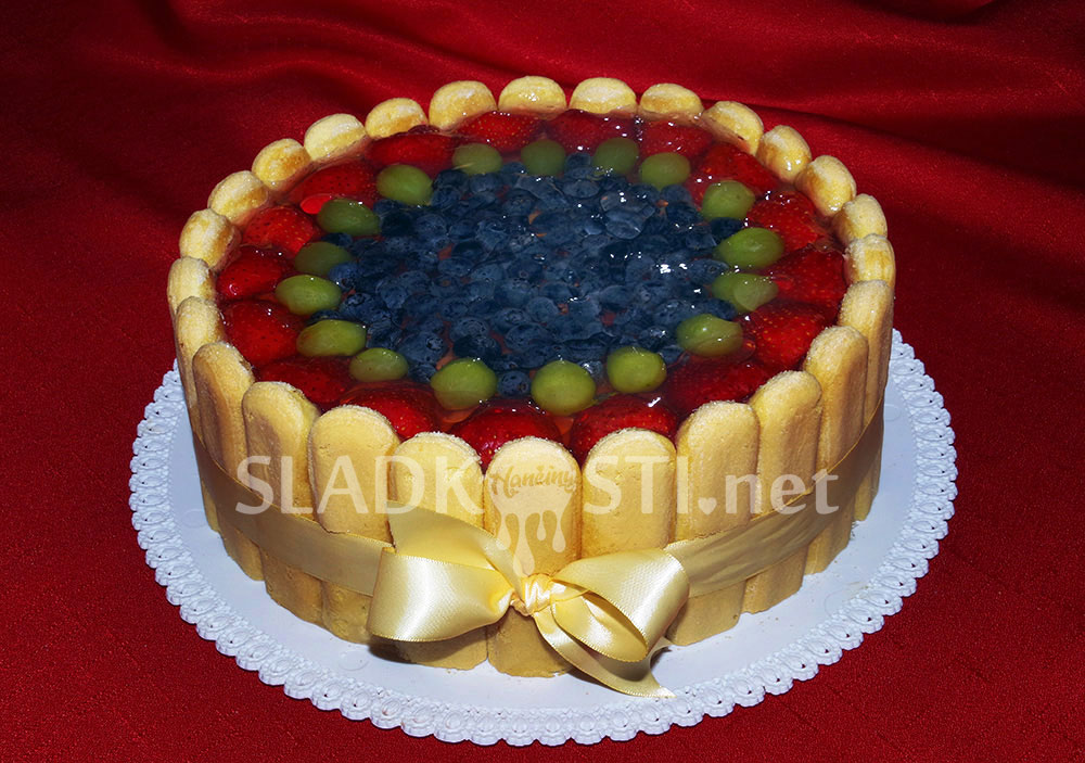 Ovocný narozeninový dort s pudinkem a mascarpone