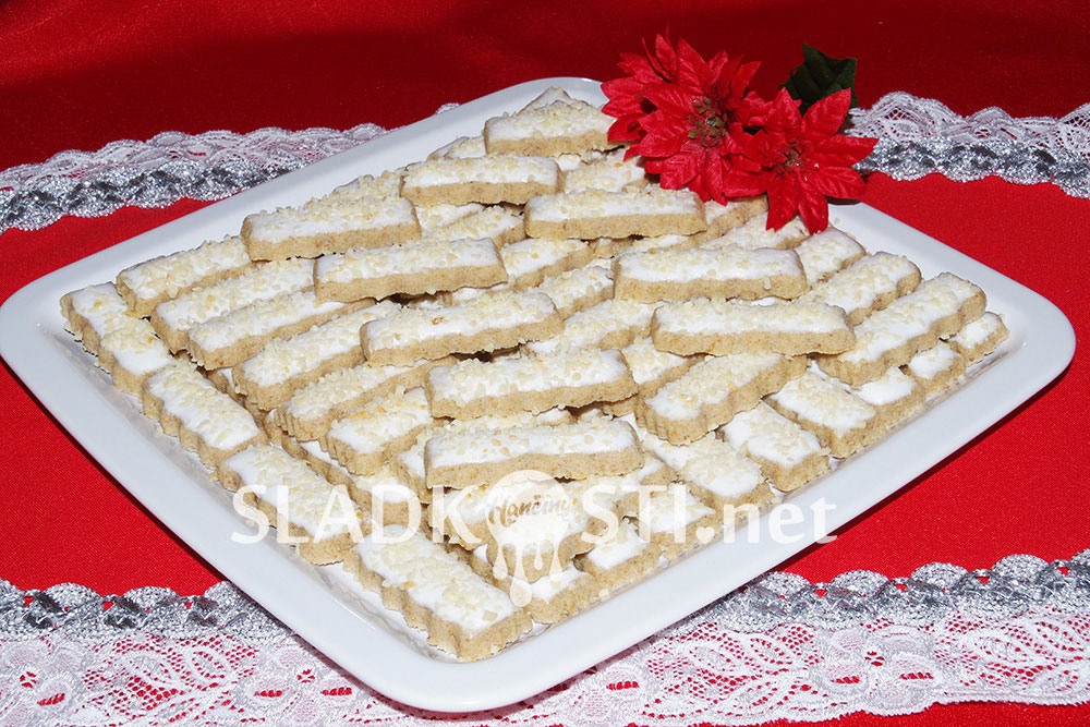 Pařížské tyčinky s bílkovou polevou