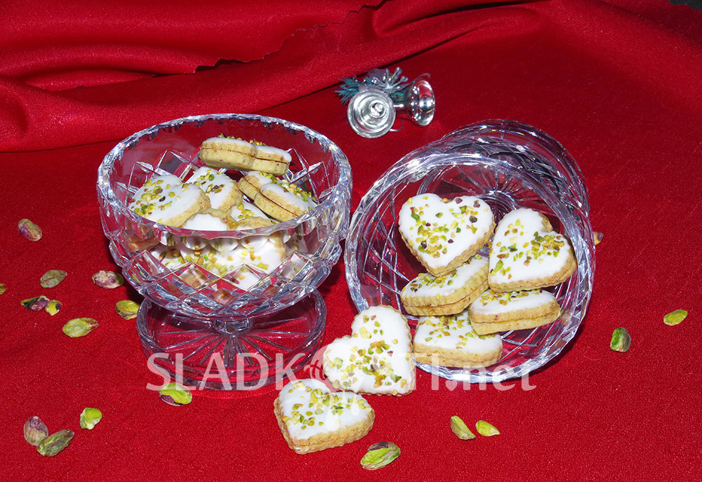 Pistáciová srdíčka s pomerančovou pomazánkou