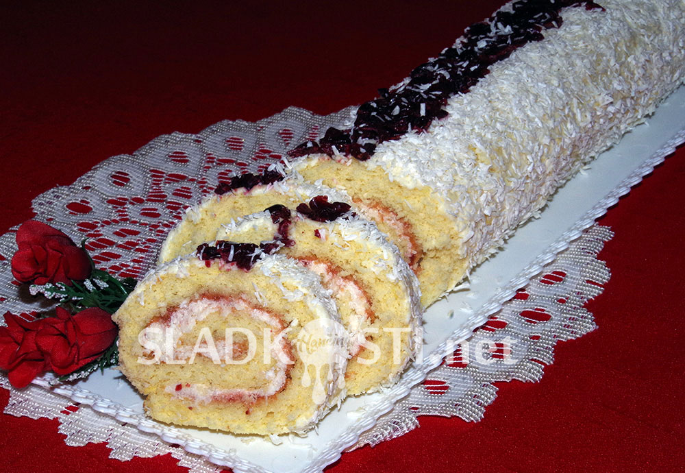 Roláda s opraženým kokosem