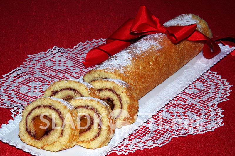 Sezamová ovocná roláda