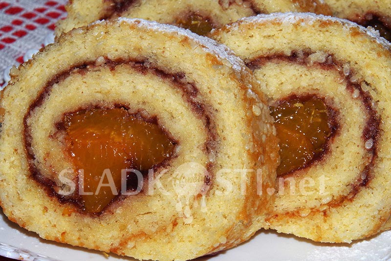 Sezamová ovocná roláda