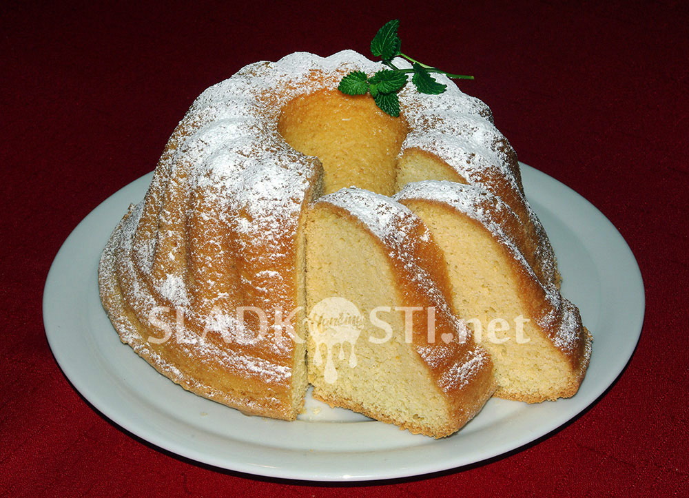 Šlehaná rumová bábovka