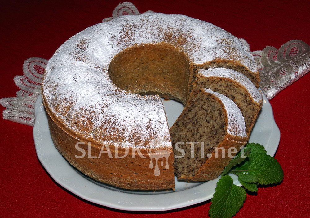 Smetanový věnec s likérem a čokoládou