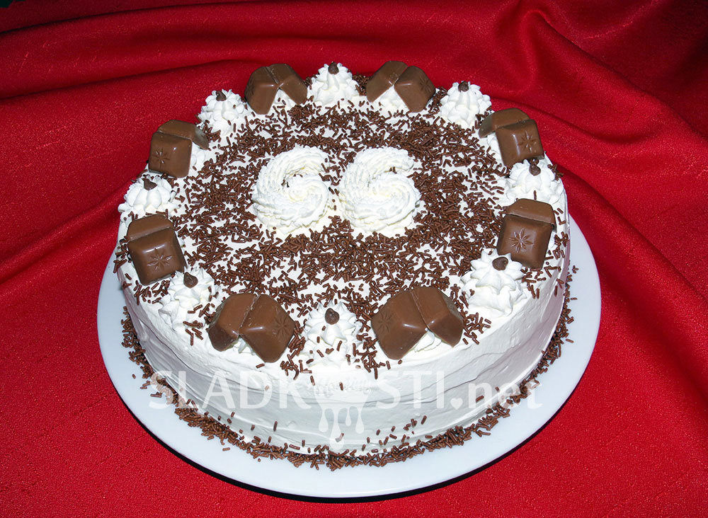 Tiramisu se šlehačkou a čokoládou
