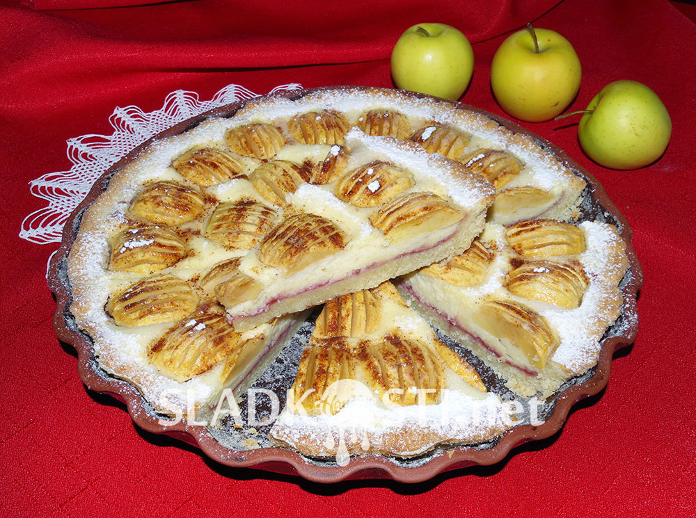Tvarohový koláč s jablky a skořicí