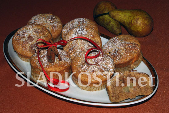 Skořicové muffiny s hruškami